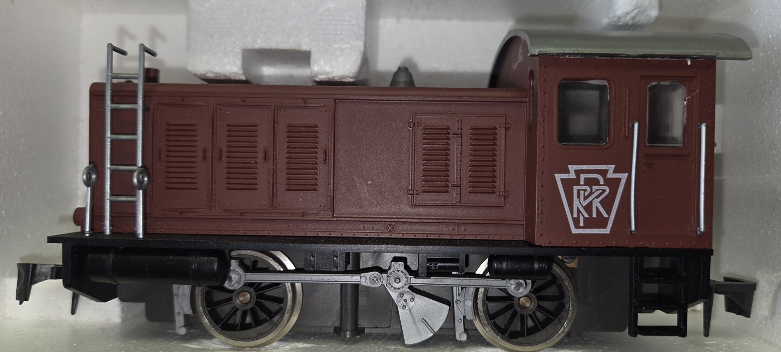 AHM/POLA 2 RAIL “O” SCALE PENNSYLVANIA RR INDUSTRIAL SWITCHER #7110B NEW IN OB