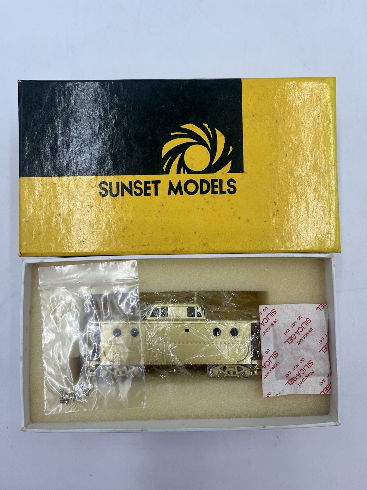 Ho Scale brass engine Sunset Models Inc N5c No Antenna PRR Steel Cabin Car