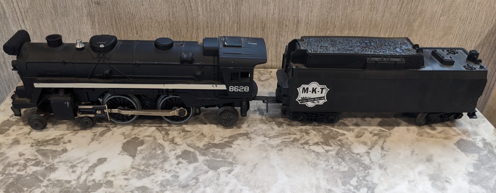 O Guege Lionel 1:48 Scale MTK Steam Locomotive & Great #8628