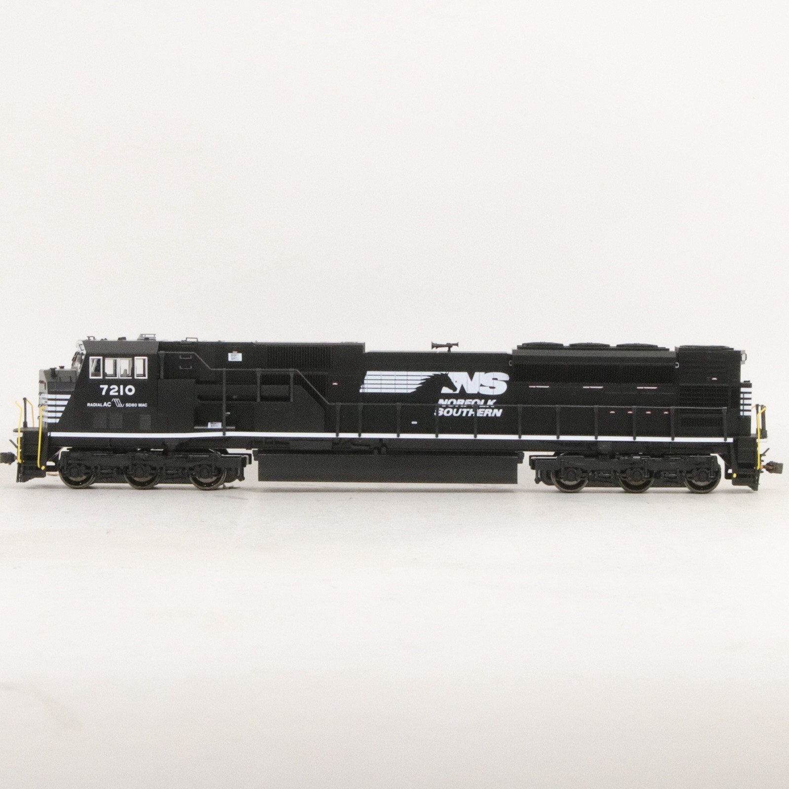 Kato HO Norfolk Southern NS #7210 SD80MAC DCC & Sound Equipped