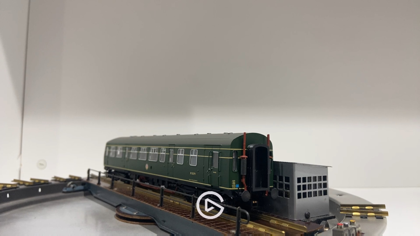 Bachmann Branch-line 32-286 Class 101 2 Car DMU BR Green DCC Ready 21 Pin