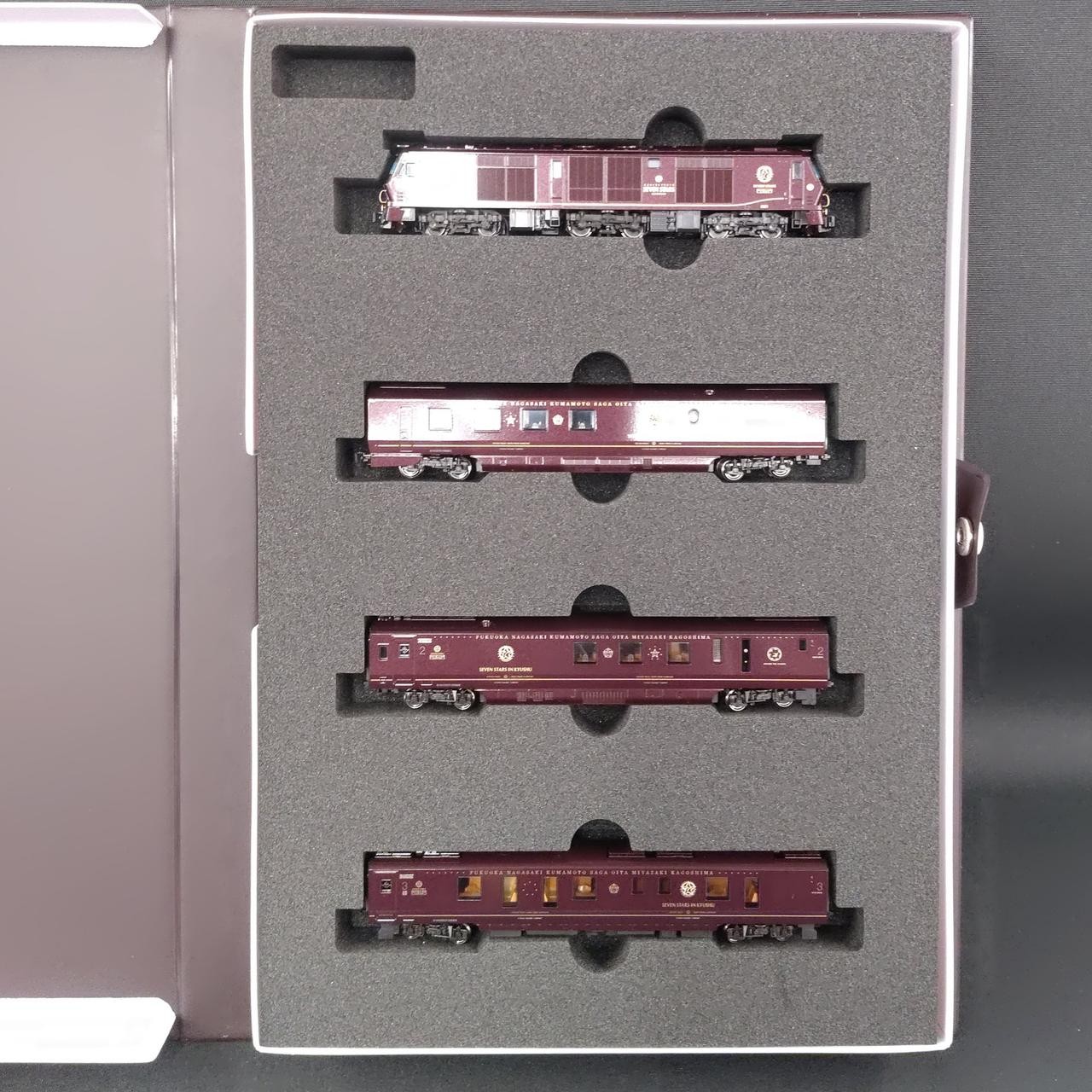 KATO Cruise Train “Seven Stars in Kyushu” 8-Car Set AB NGauge 10-1519