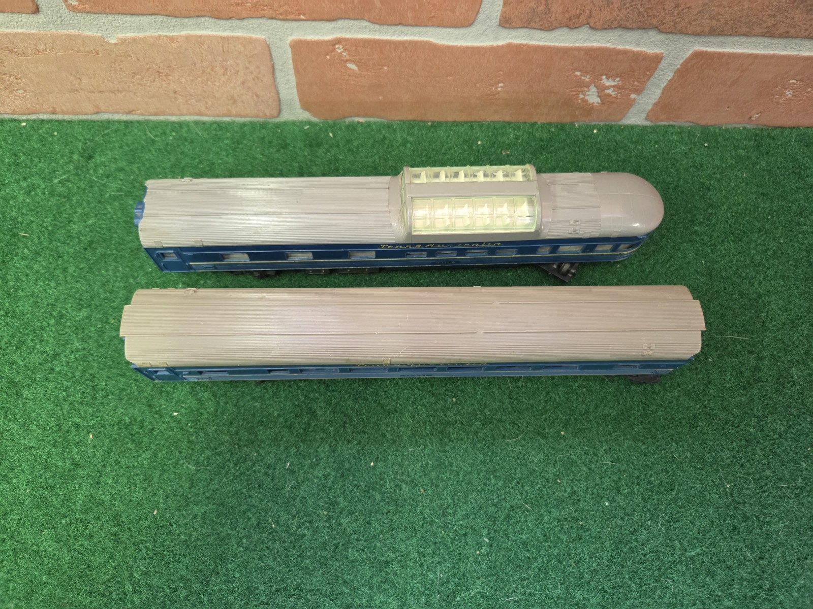 Triang Hornby HO/OO 2nd Series Teal Blue TransAustralia Passenger Coaches