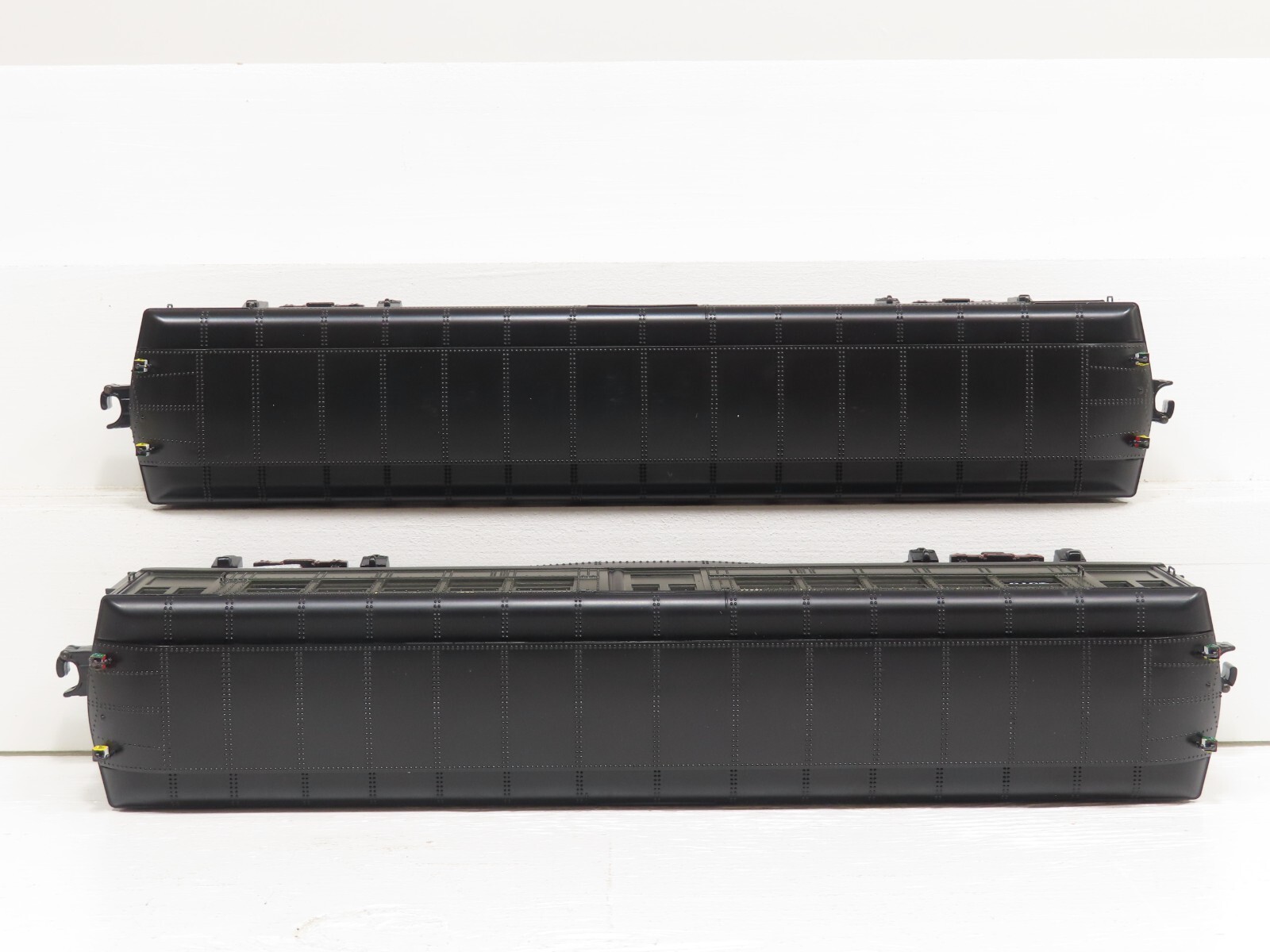 MTH 30-2757-3 Metropolitan 2 Car LO-V Add On Non Powered NIB