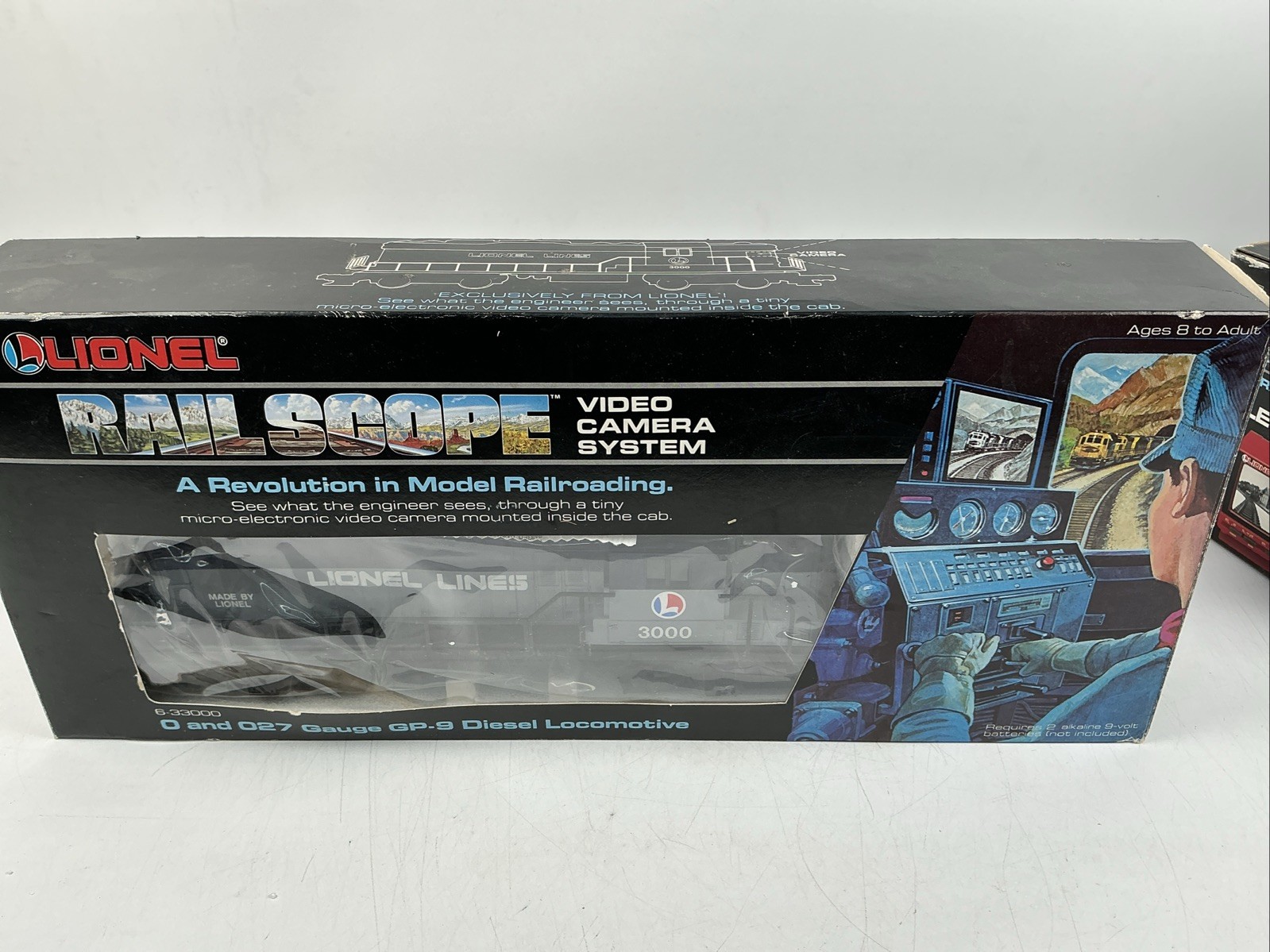 Lionel O Guage 6-33000 and 6-33002 Rail Scope Train & Television Set