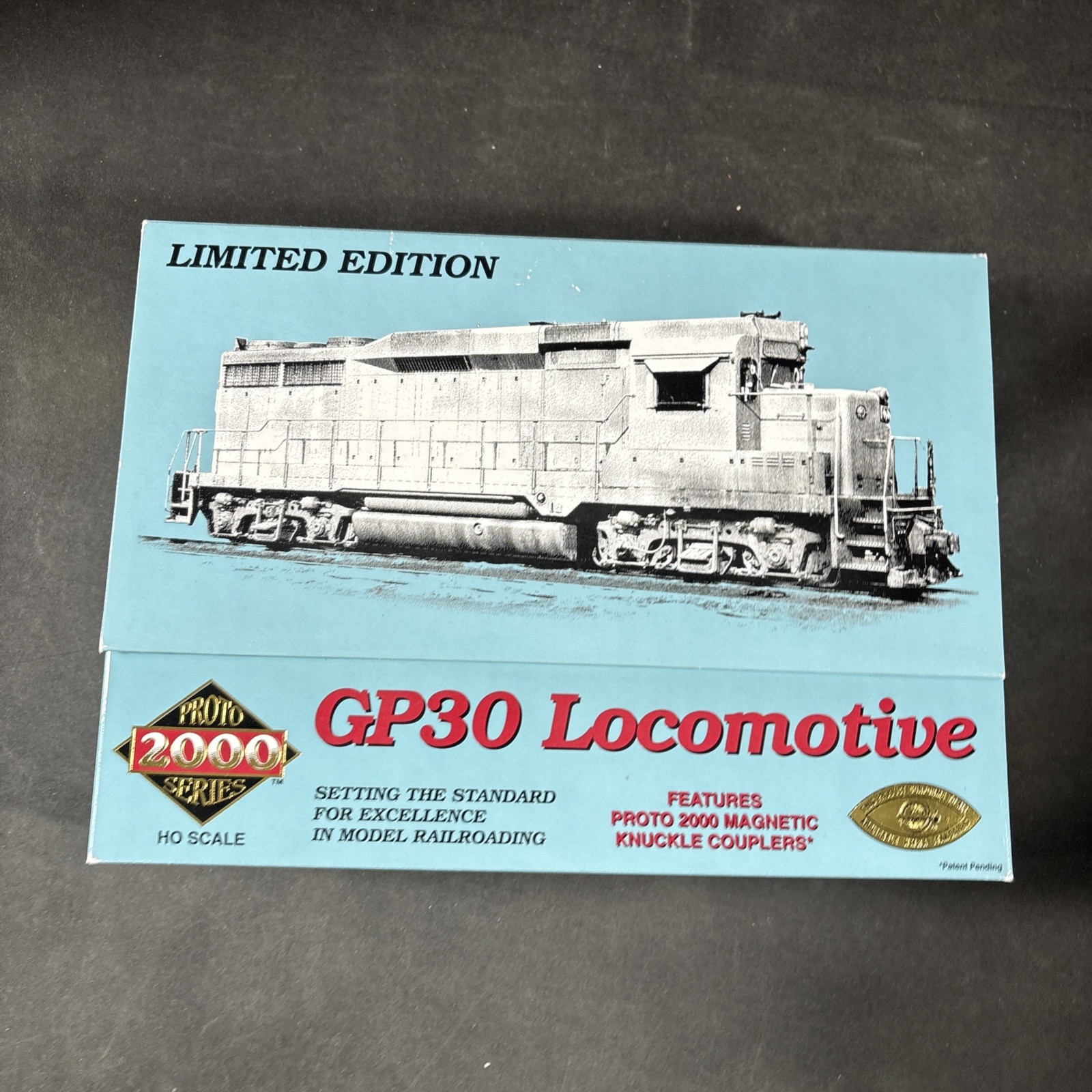 PROTO 2000 HO SCALE LOCOMOTIVE GP30 ASSEMBLED WORKING 21508 AT&SF 3200