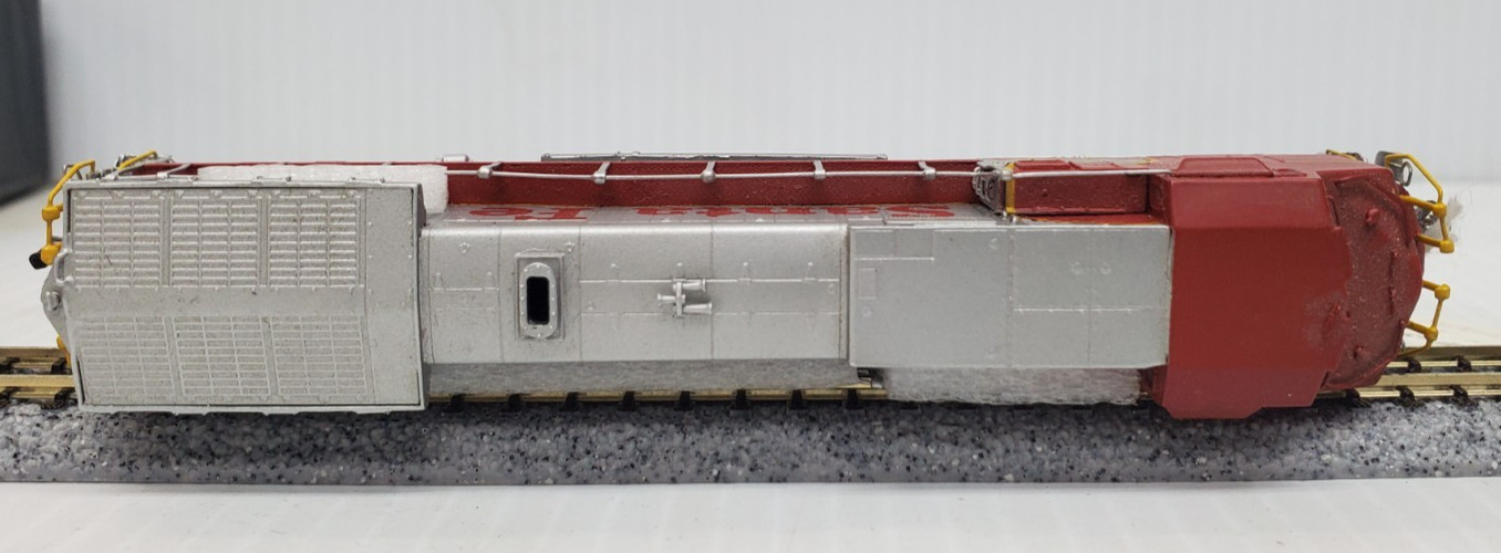 Hallmark Brass Santa Fe GE Dash 8-40 BW