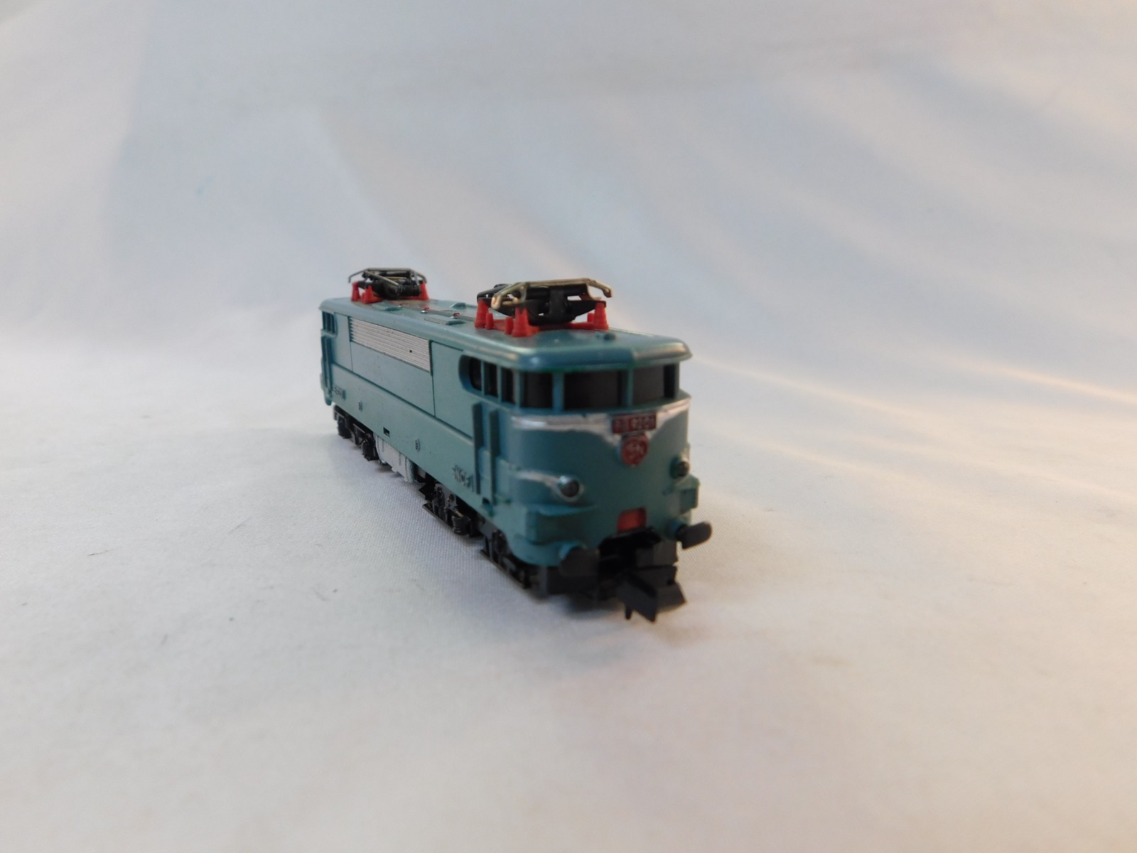 Arnold Rapido 0249 N Scale Locomotive, SNCF, BB 9201
