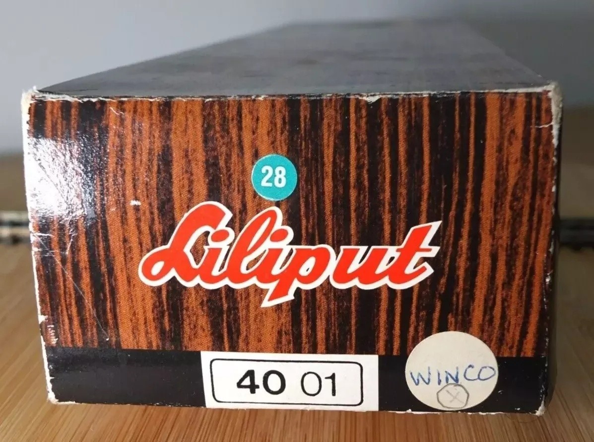 Liliput 40 01 HO gauge DR BR 18.3 steam locomotive in black livery