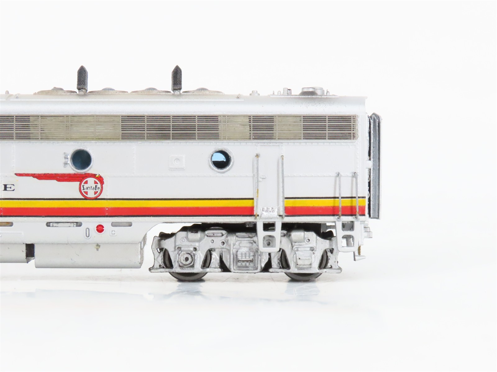 HO Athearn ATSF “Warbonnet” EMD F7A/B/B/A 4-Unit Diesel Set – Custom & Weathered