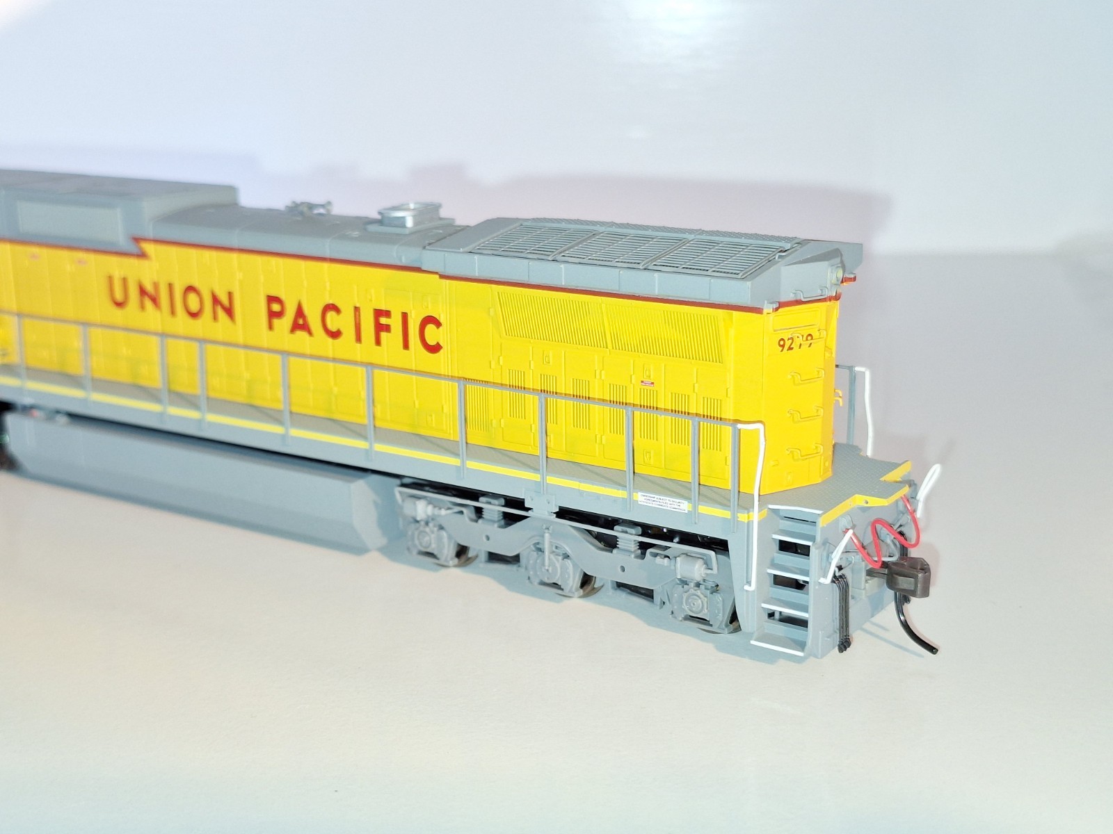 Atlas 9664 DCC & QSI Sound, Union Pacific Dash 8-40C. As New cond. HO scale.Box