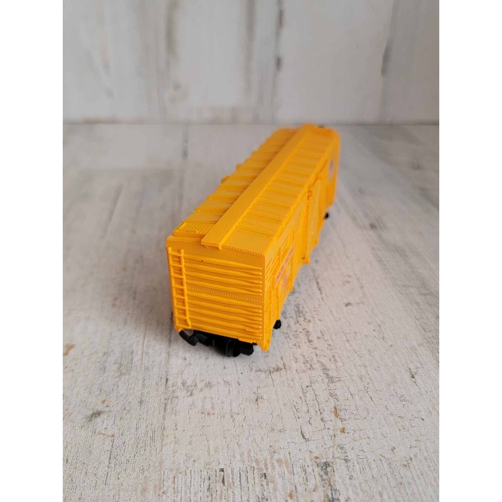 Union Pacific 47736 yellow train cart collectible home decor figure