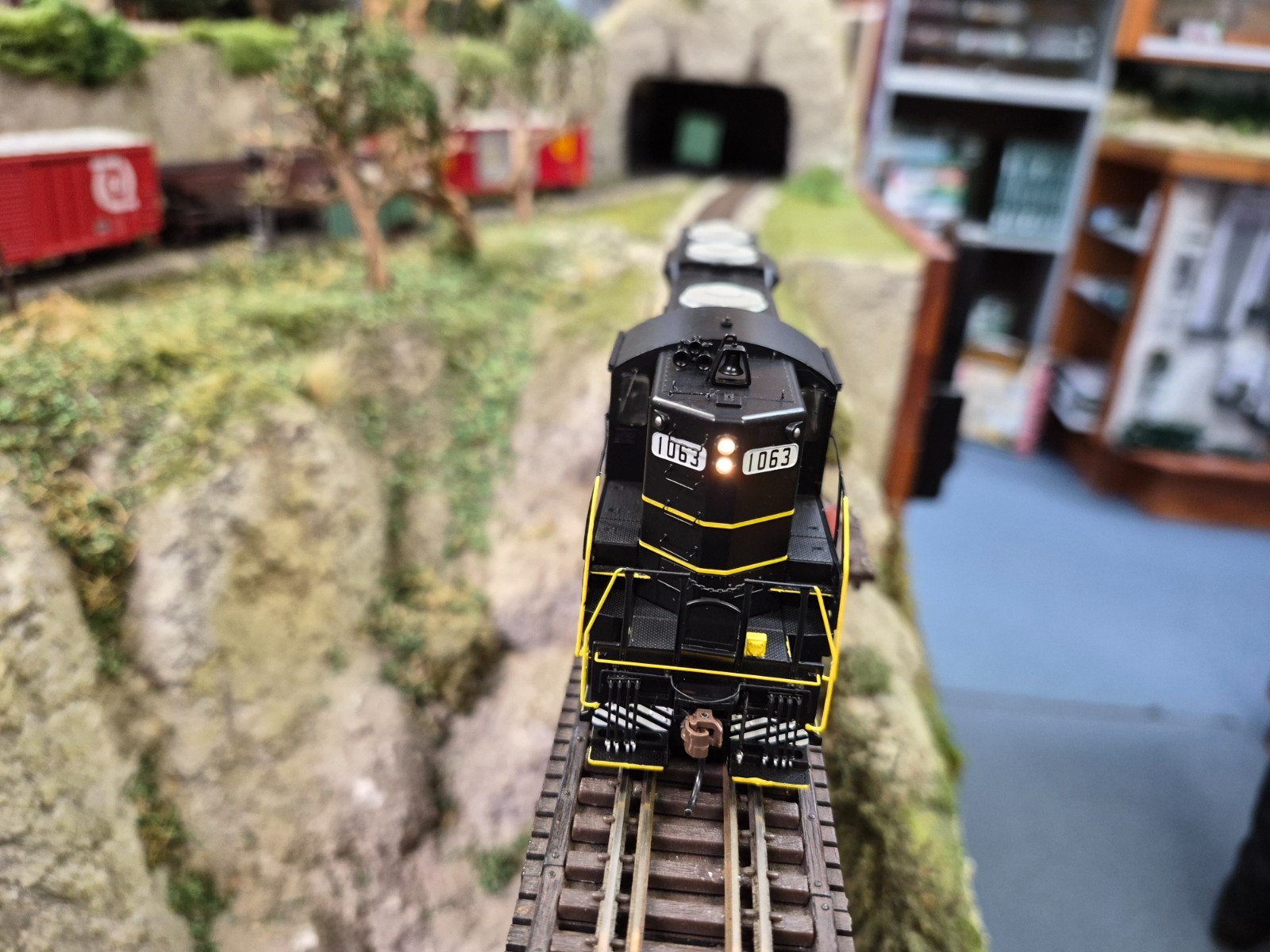 ATHEARN GENESIS G30732 HO SEABOARD COASTLINE GP-18 TSUNAMI2 DCC & SND RD#1063
