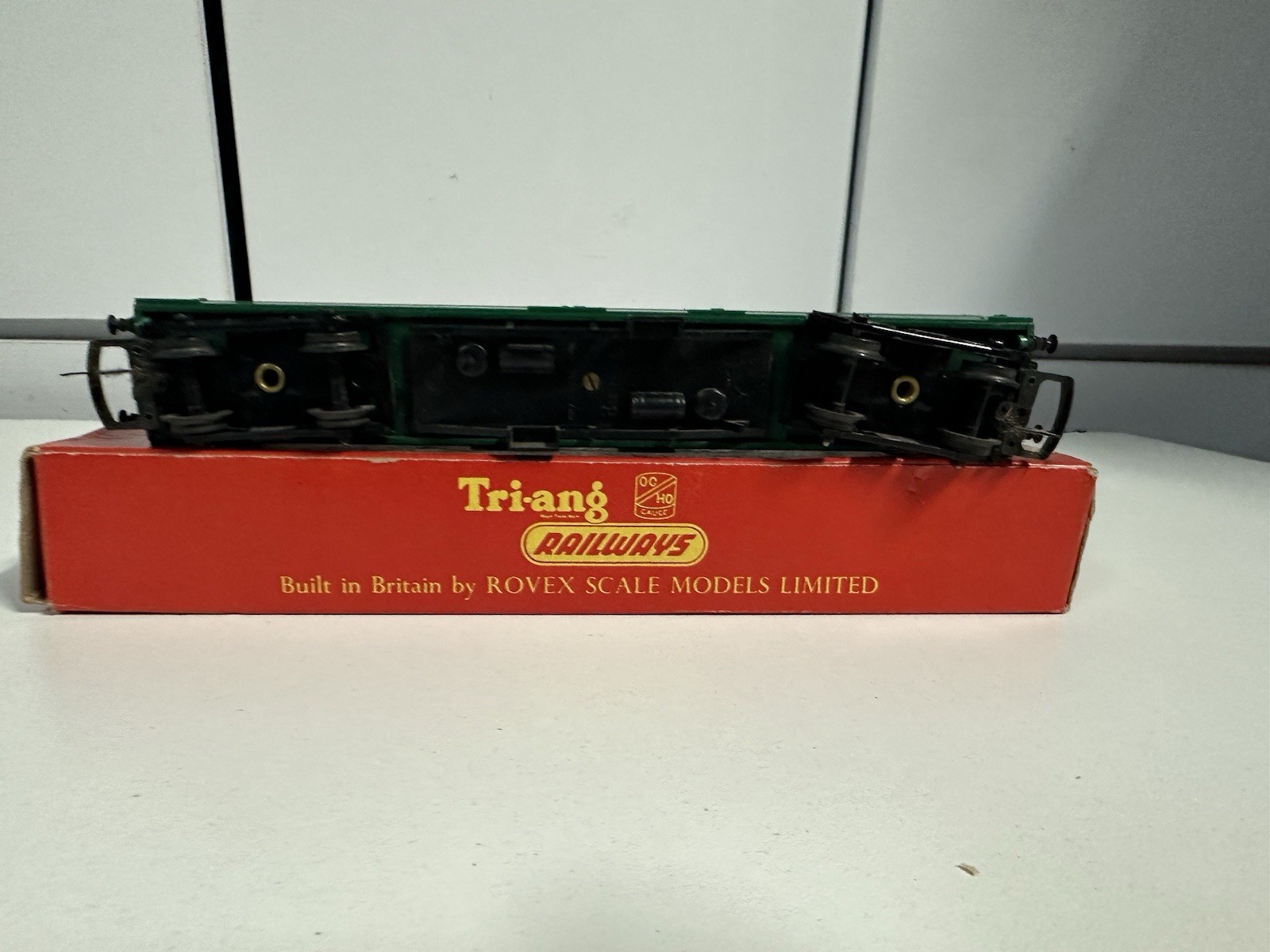 TRIANG R229 BR SOUTHERN GREEN RESTAURANT CAR COACH S1007 BOXED