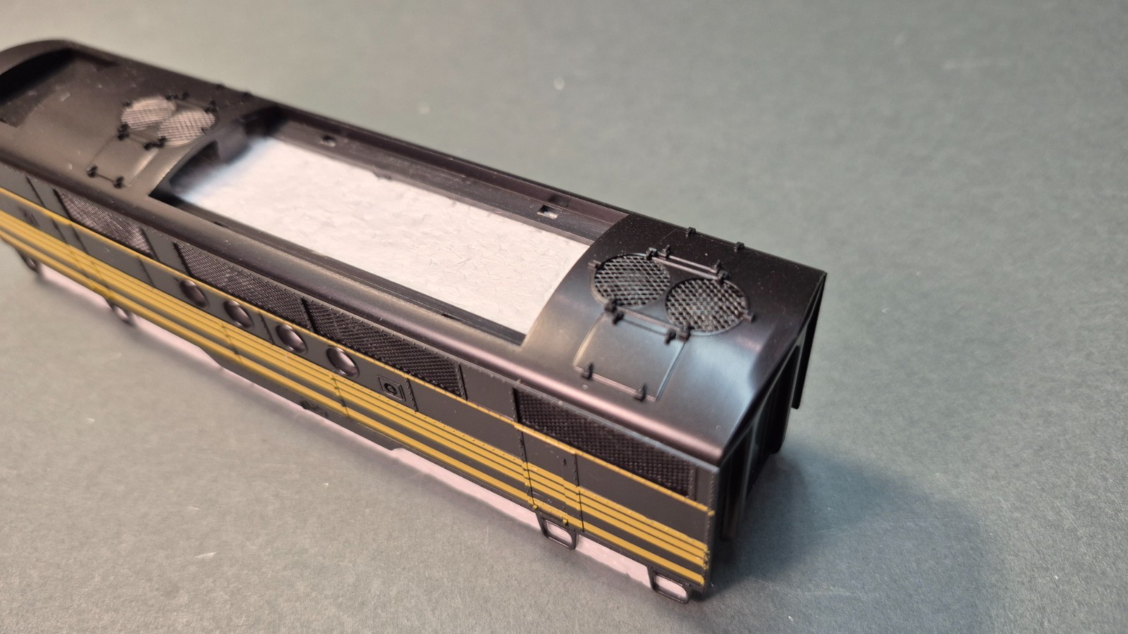 HO Scale Stewart, FT-B EMD Diesel Locomotive, D&RGW, Black & Yellow DUMMY