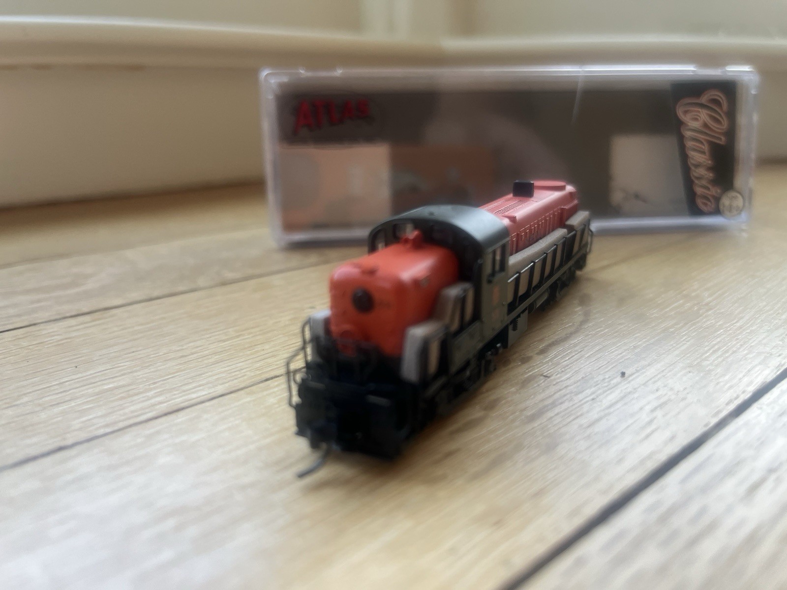 Atlas N Scale Classic Locomotive New Haven 42103 R5-3