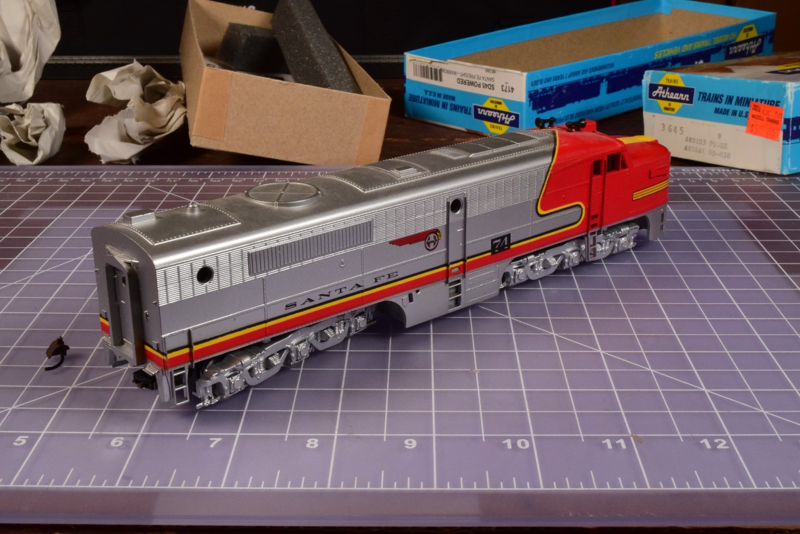 near TrkRdy 14.9 oz Good Working Condition Santa Fe PA1 Warbonnet 6 axle ONE