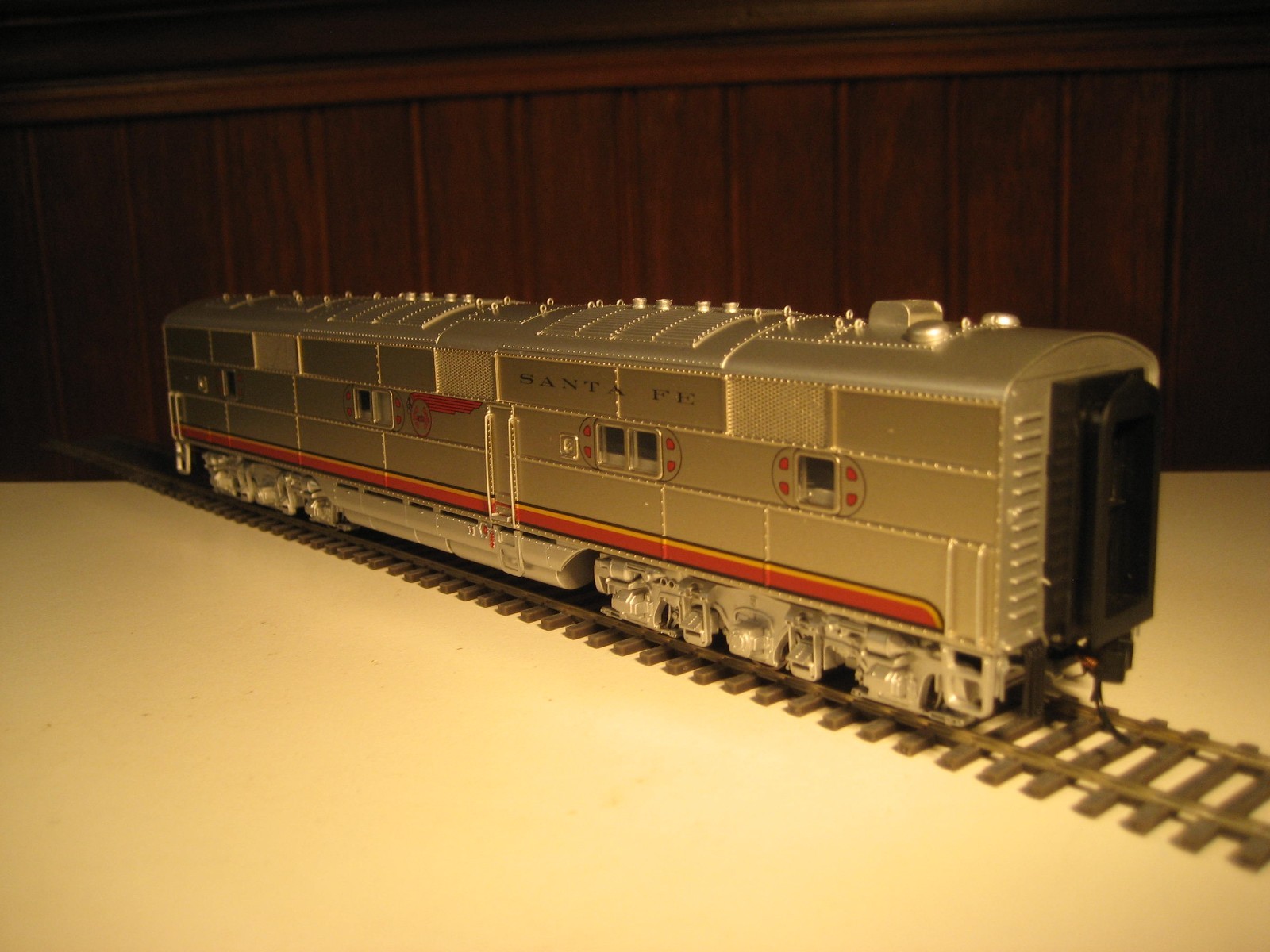 Broadway Ltd. HO #5396 EMD E6B Atchison, Topeka & Santa Fe Warbonnet AT&SF #12A