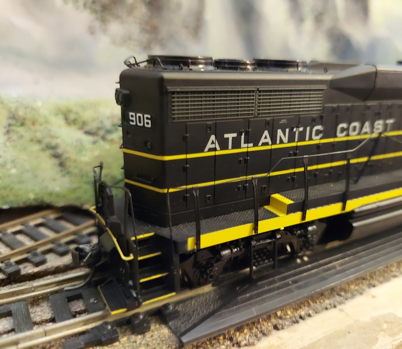 Proto 2000 HO GP 30 Phase II, Atlantic Coast Line Road #906 w/DCC ONLY: NICE @@