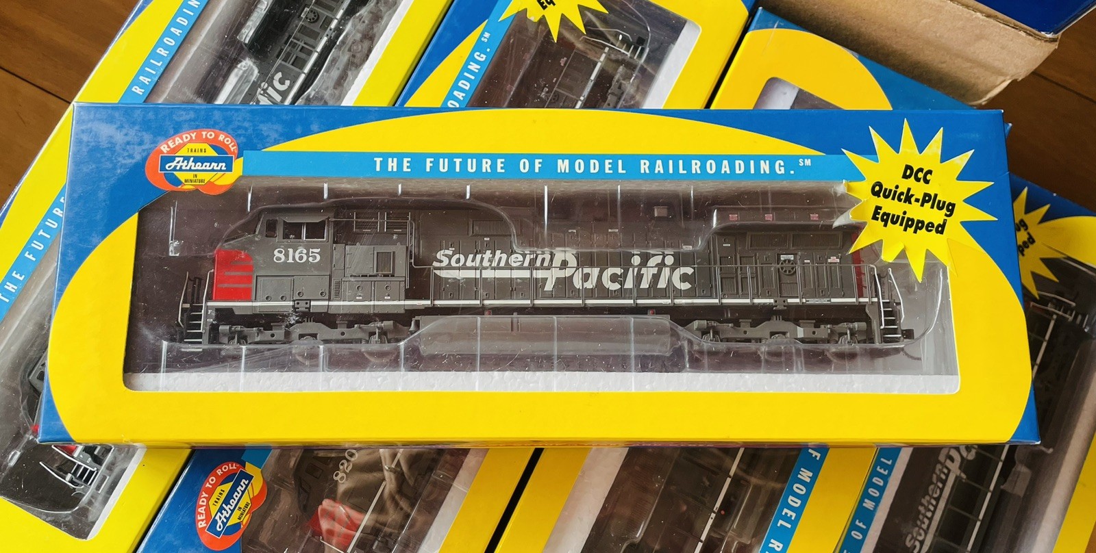 Athearn RTR Dash 9-44CW Southern Pacific SP 8165 DCC Ready – New In Box.