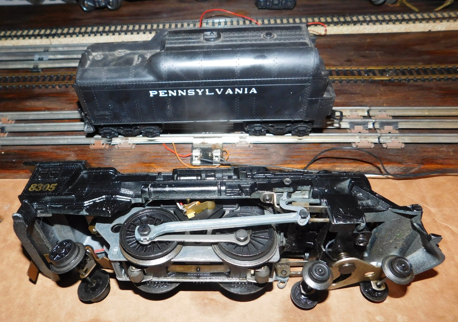 LIONEL 4-4-2 Steam Locomotive ~ PENNSYLVANIA ~ AC Oil-Tender Rd# 8305 – O