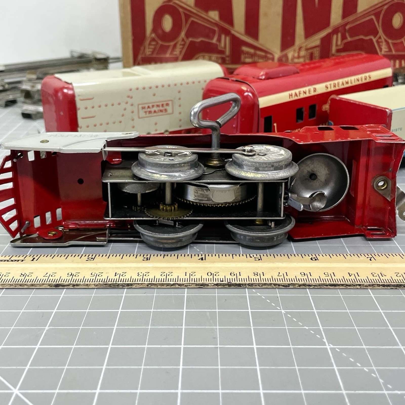 Hafner Streamliners Clockwork Wind-Up Train Set w/ Box & Track Works! Chicago US