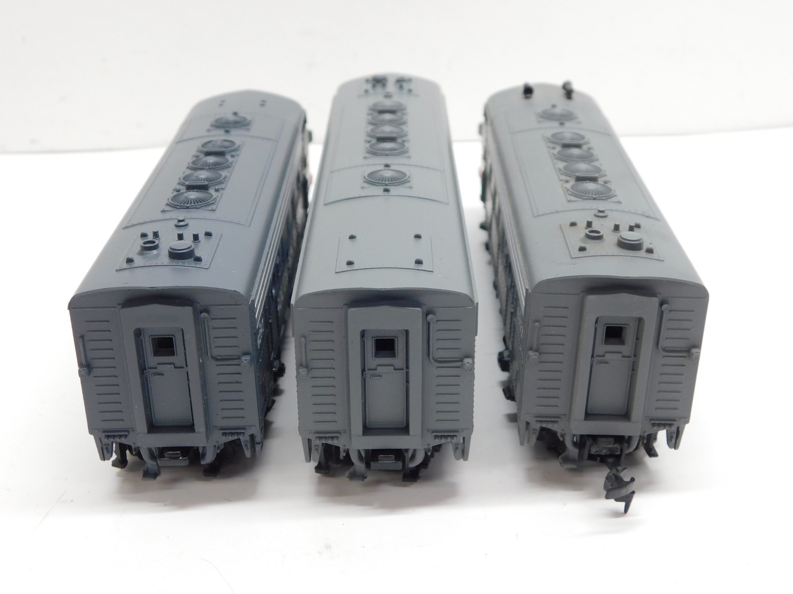 Athearn HO Blue Box Southern Pacific F7 A-B-A Diesel Set-1 Powered #6352/2 Dummy