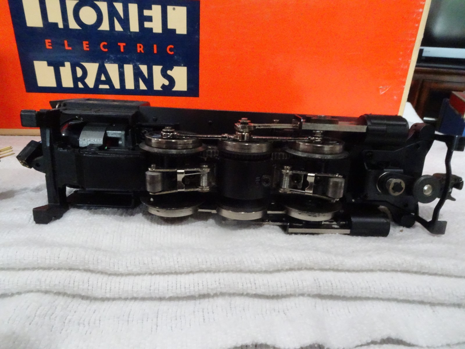 Lionel 6-18000 O Gauge Pennsylvania 0-6-0 B6 Switcher Loco & Tender #8977 – MINT