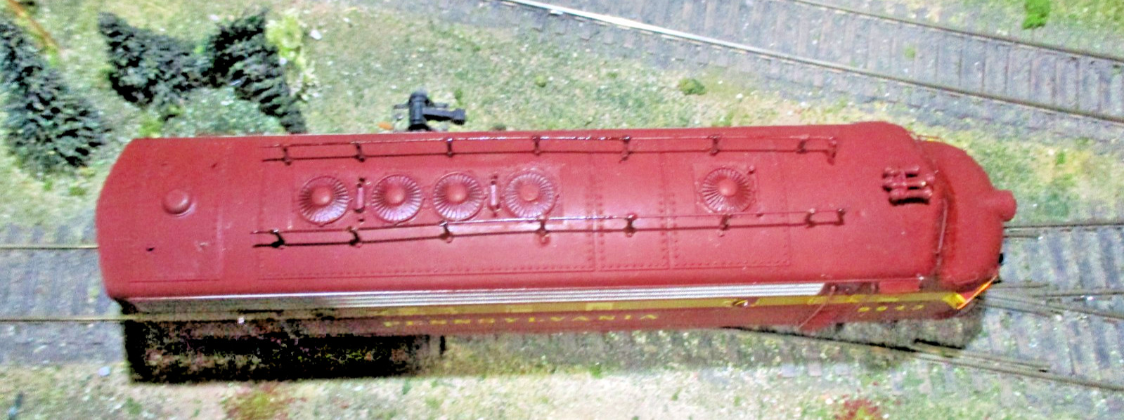 PRR 9843, PRR 9871 FP7A’s BOTH POWERED CUSTOM PAINT/DETALLEDS TRAINPHONE ANTENNA