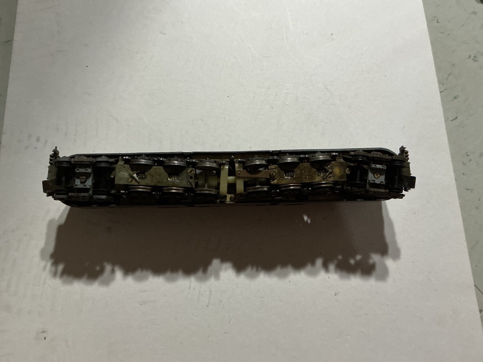 Penn Line : HO 1:87, Brunswick Green GG1. late 1950’s. runs good