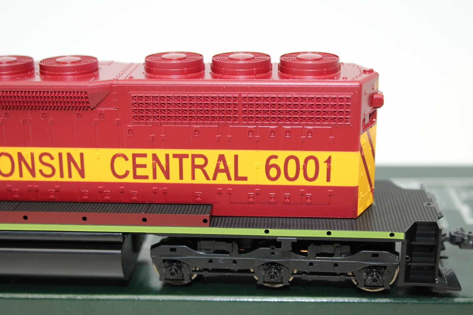 Kato HO WC Wisconsin Central SD40 Diesel Locomotive #6001 NOS 37-6329 DCC Ready