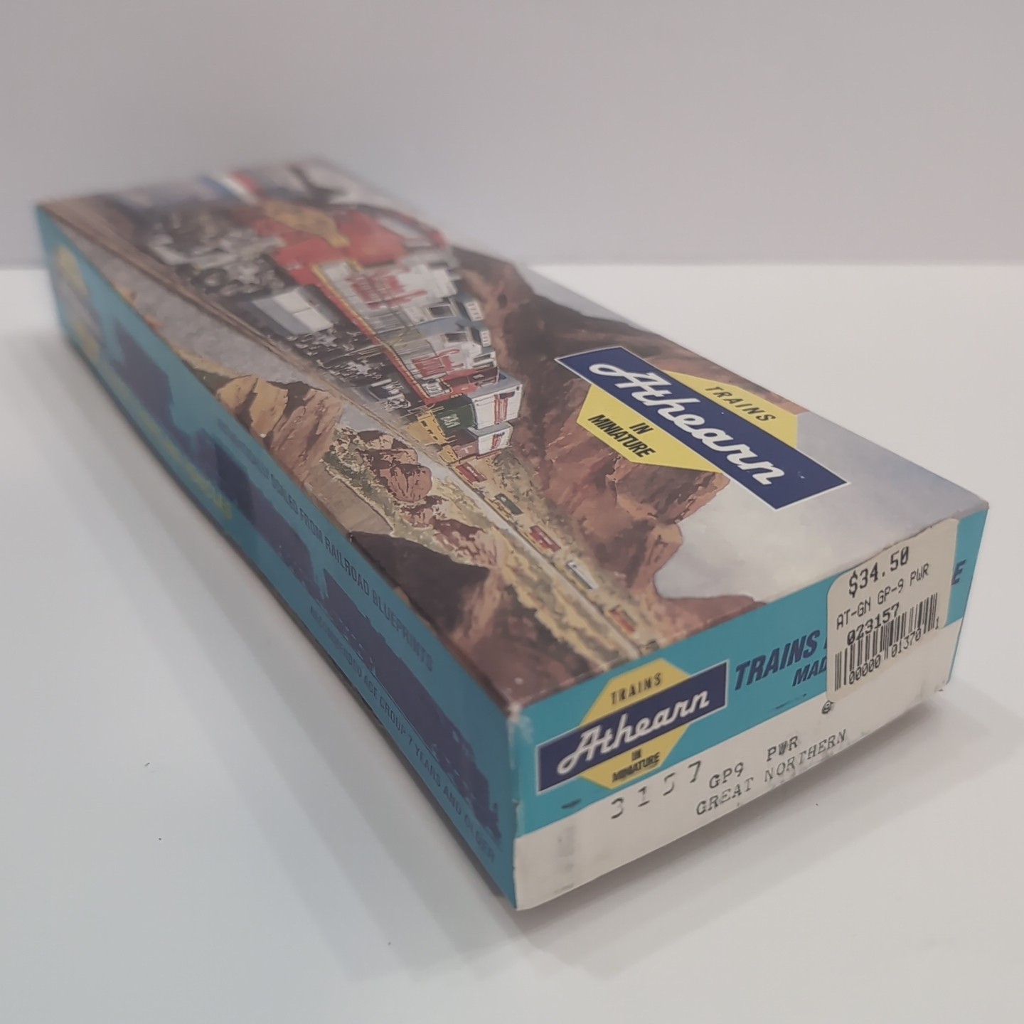 Athearn 3157 GP9 Diesel Locomotive Powered Great Northern #707 New Old Stock