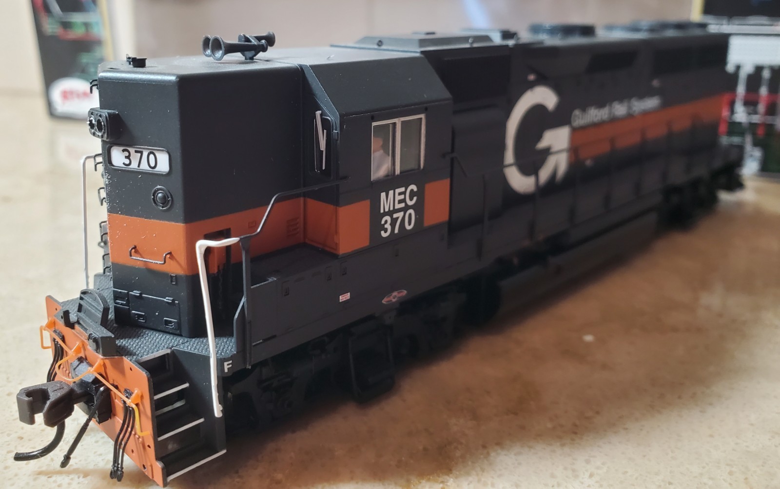 Atlas Master GP40 High Hood MEC #370 Guilford Pan Am DCC C-9 Unrun Wrong Box