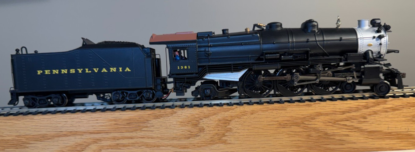 Bachman Spectrum Pennsylvania 1361 K4 4-6-2 Steam Locomotive with DCC (HO scale)