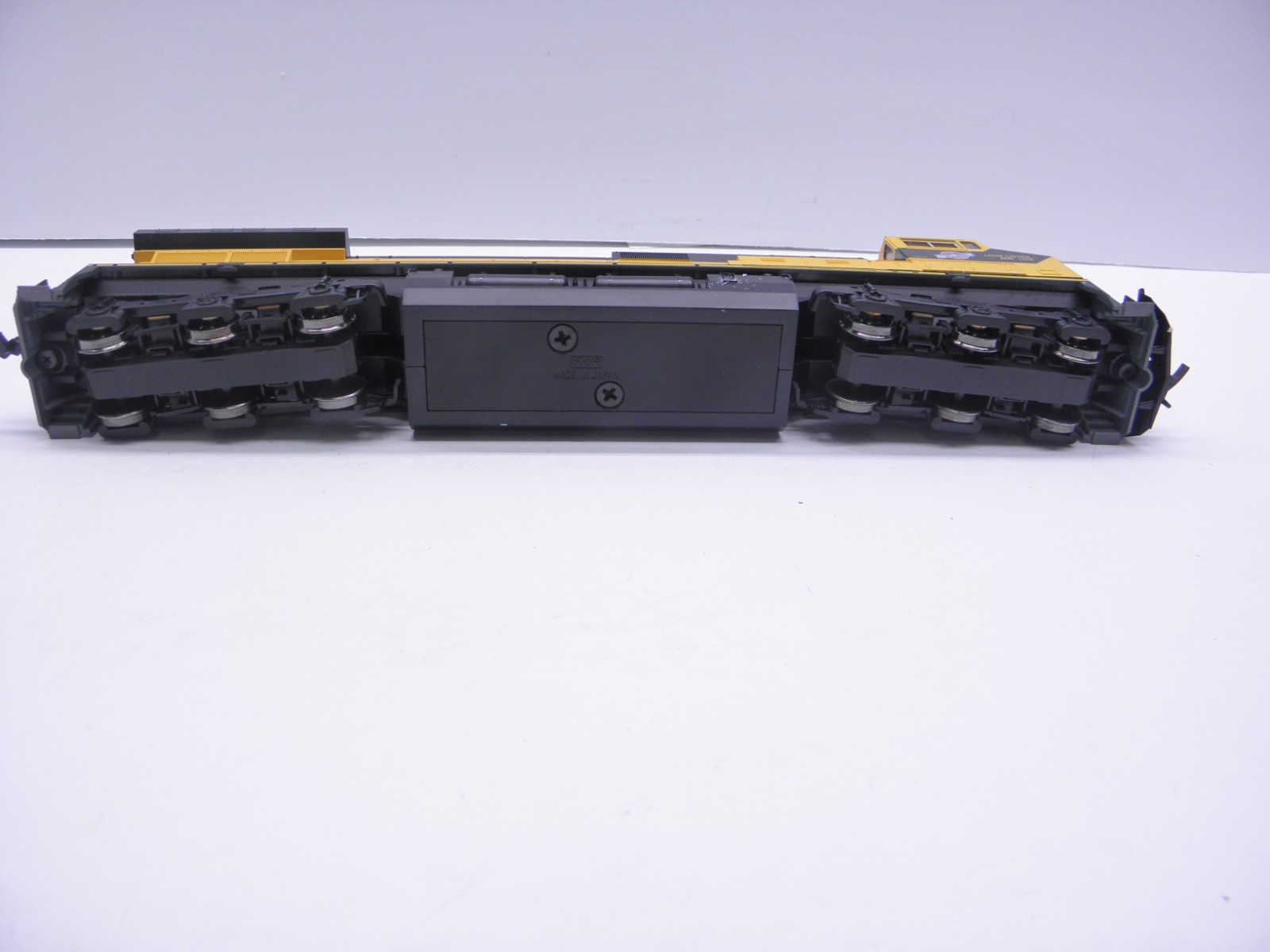KATO GE-C44-9W LOCOMOTIVE – CNW #8717 – HO SCALE- CHECKED AND RUNS DCC PLUG-NEW