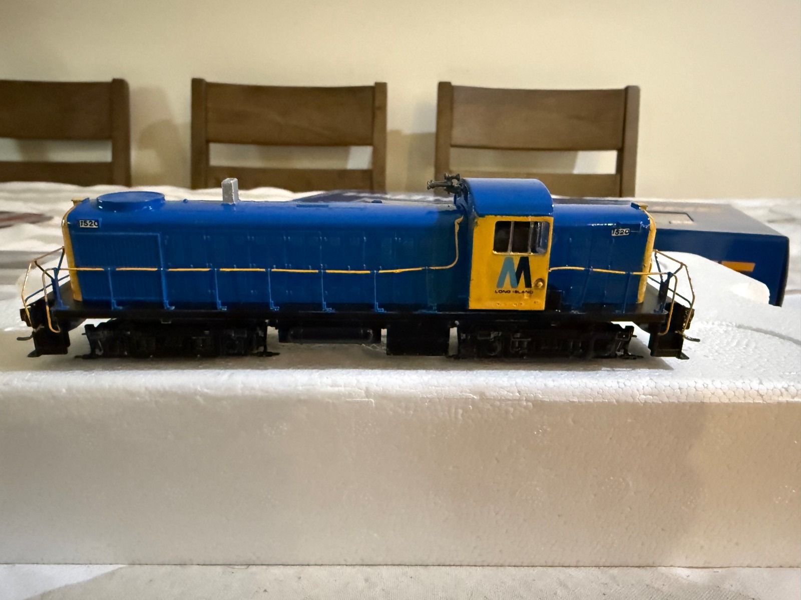 HO SCALE WALTHERS MAINLINE LONG ISLAND RAILROAD RS2 #1520 Custom Paint DCC Ready