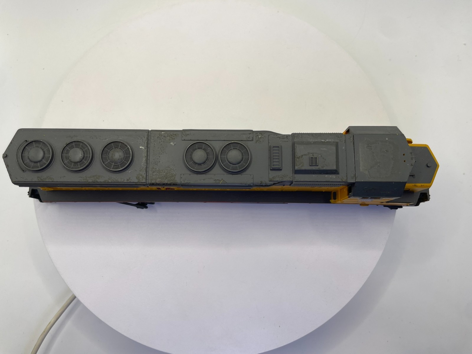 HO Scale Union Pacific SD45 Locomotive #16 – Light Function Details NOT Included