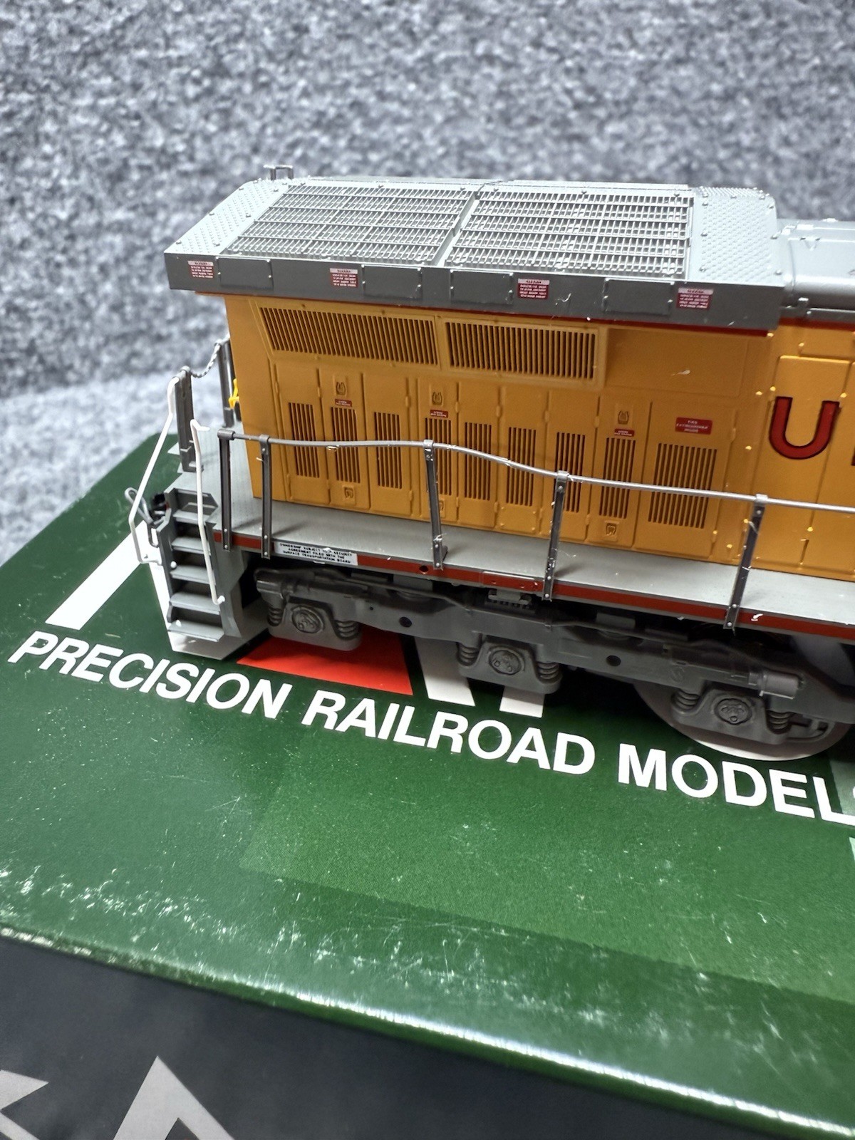 KATO HO Scale #37-6633-LS GE C44-9W Locomotive Union Pacific #9660 w/DCC & Snd
