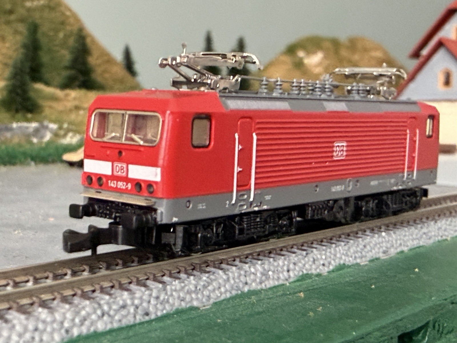 Marklin 88432 Z Scale DB Class 143 Electric Locomotive 5-Pole LED Excellent