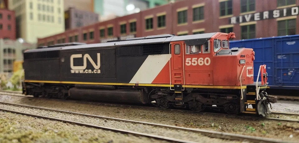 HO Scale Aurora Miniatures SD60FCN #5560 DCC And Sound
