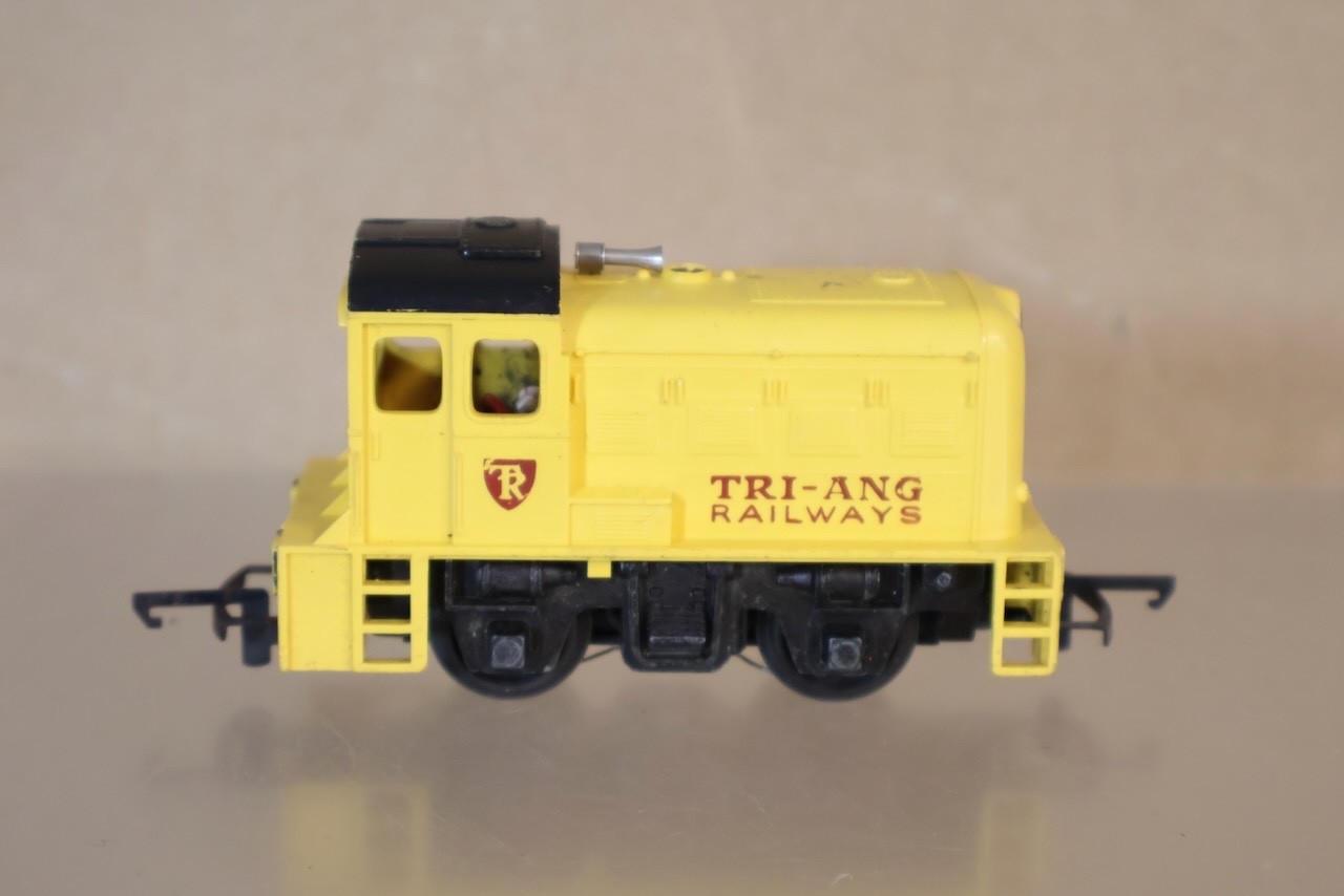 TRIANG R253 TRANSCONTINENTAL TR YELLOW 0-4-0 DOCK SHUNTER DIESEL LOCOMOTIVE op