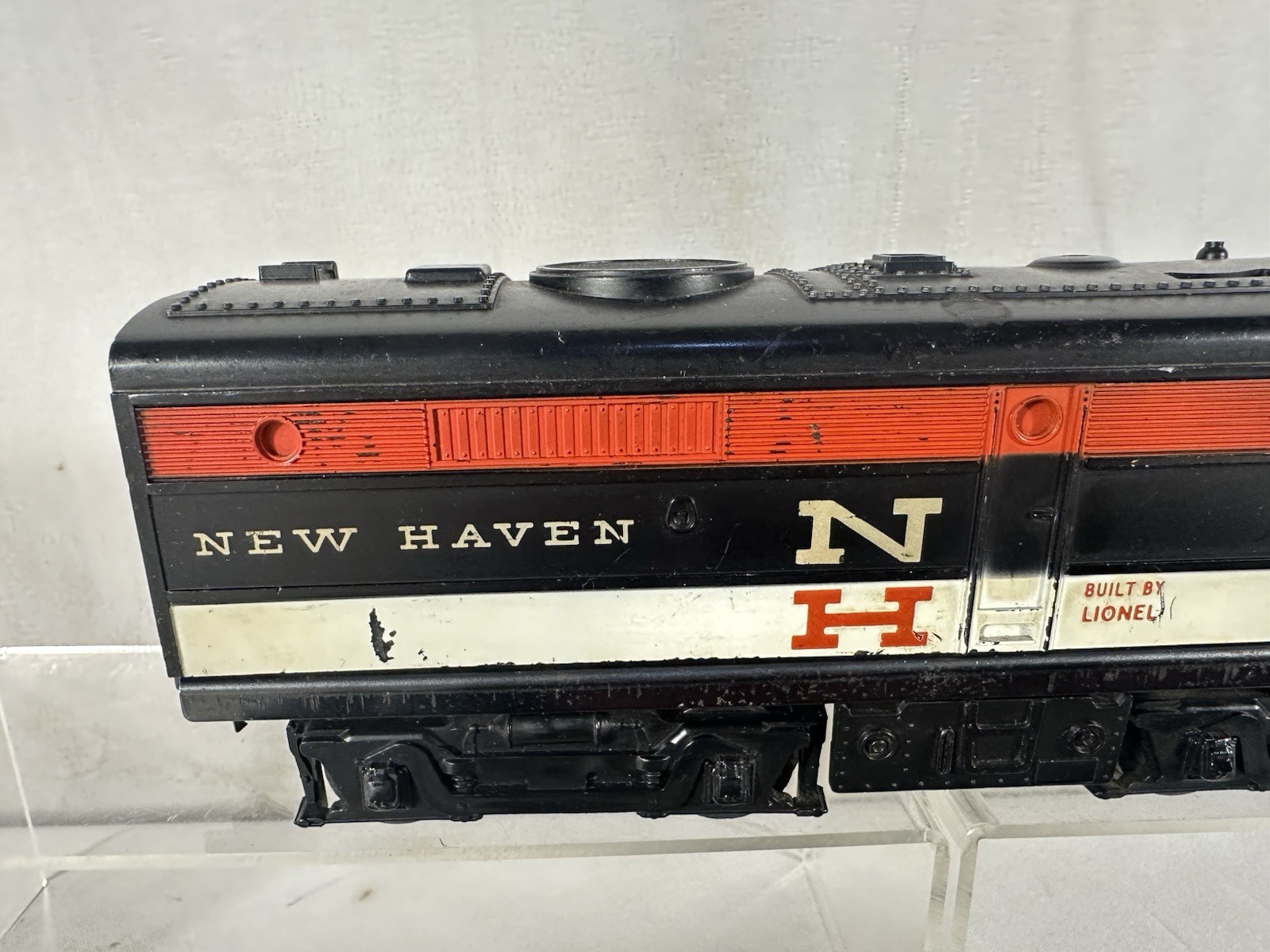 Desirable Lionel Original Postwar #209 New Haven A-A Alco Diesel Pair