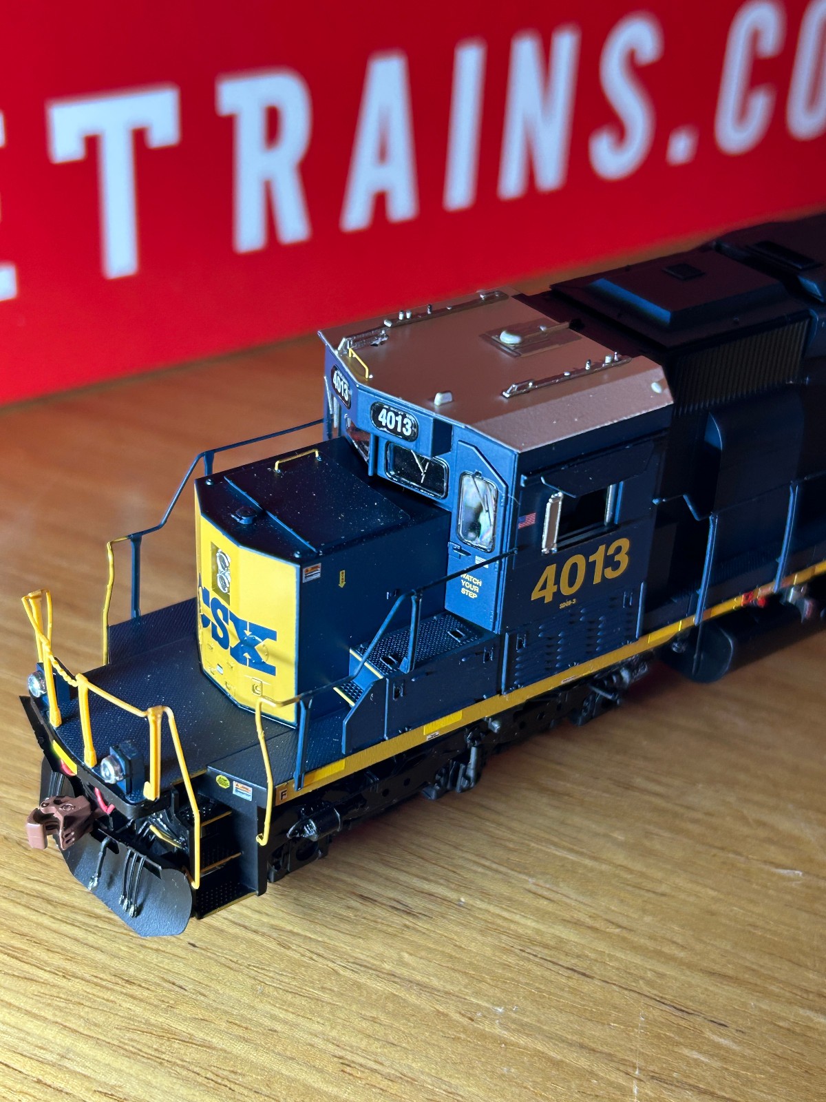 HO Scale ScaleTrains RivetCounter SD40-2/SD40-3 CSX #4013 DCC/SOUND