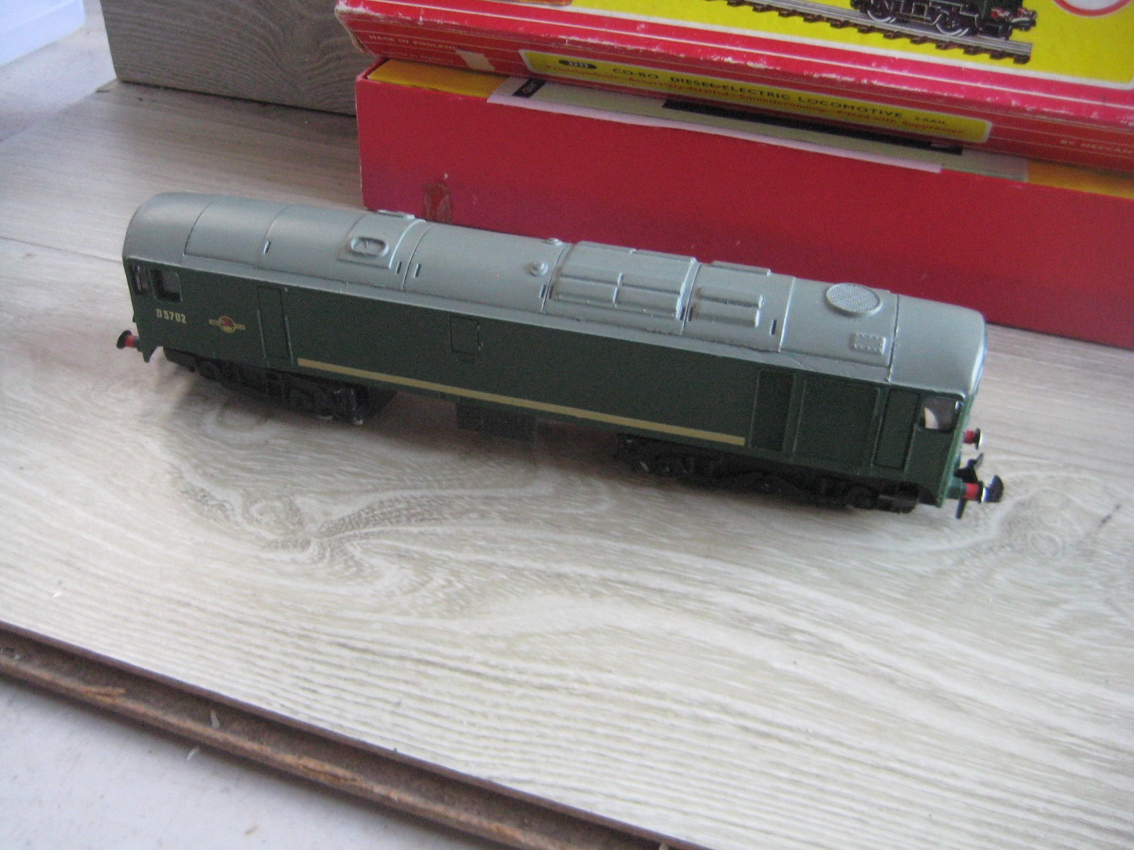 HORNBY DUBLO (2233) 2 RAIL DIESEL ELECTRIC CO-BO D5702 Runs well, Near Mint