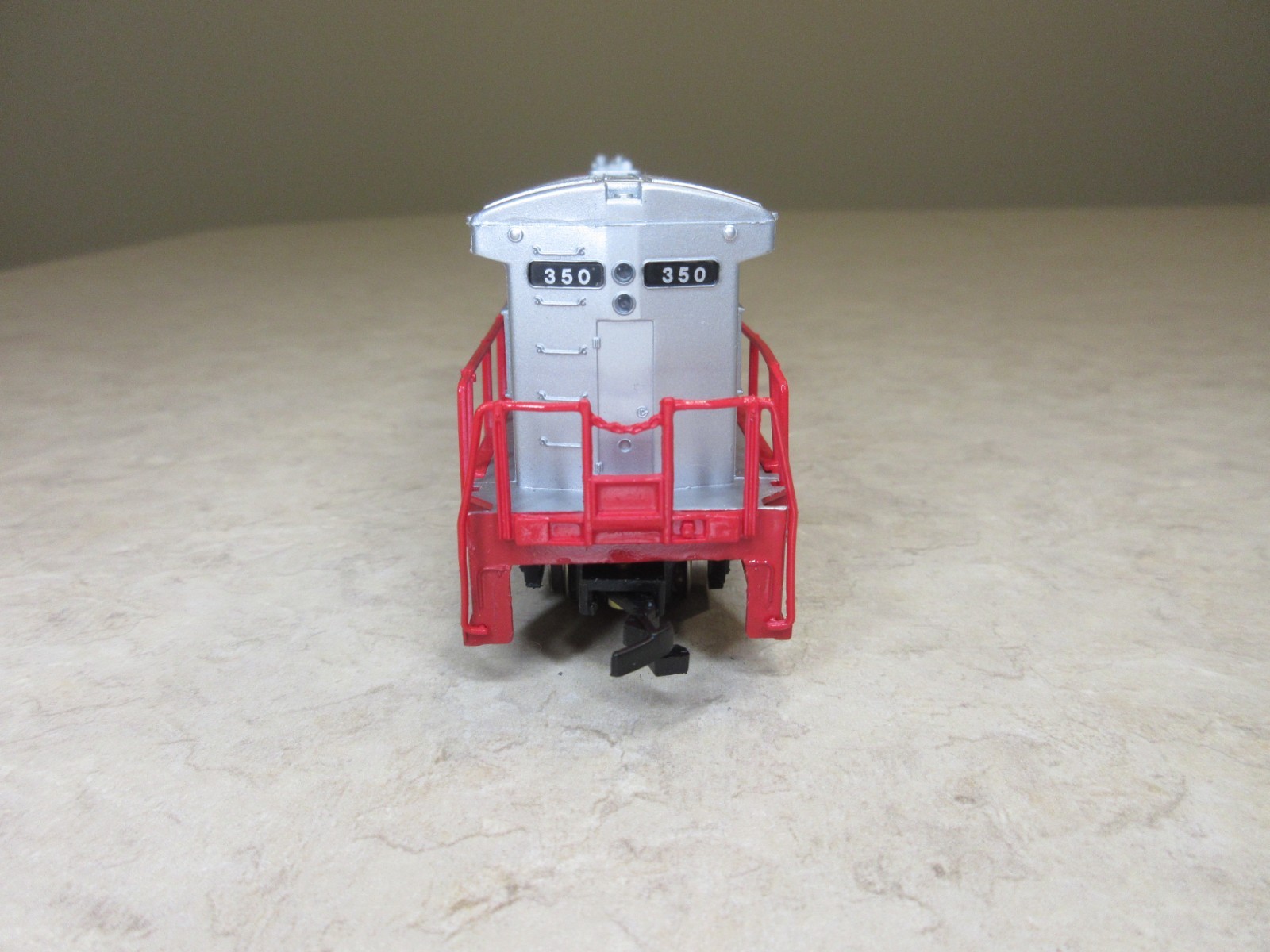 Bachmann GE U36B Diesel Locomotive. Santa Fe #350. Nice Shell! Watch The Video!