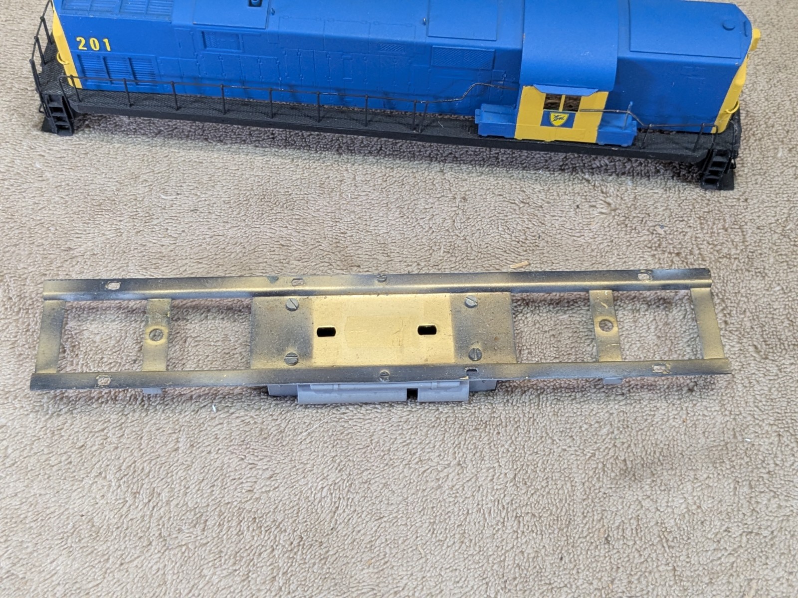 ALCO C-420 HH High Hood D&H #201 SHELL – BENT RAILING