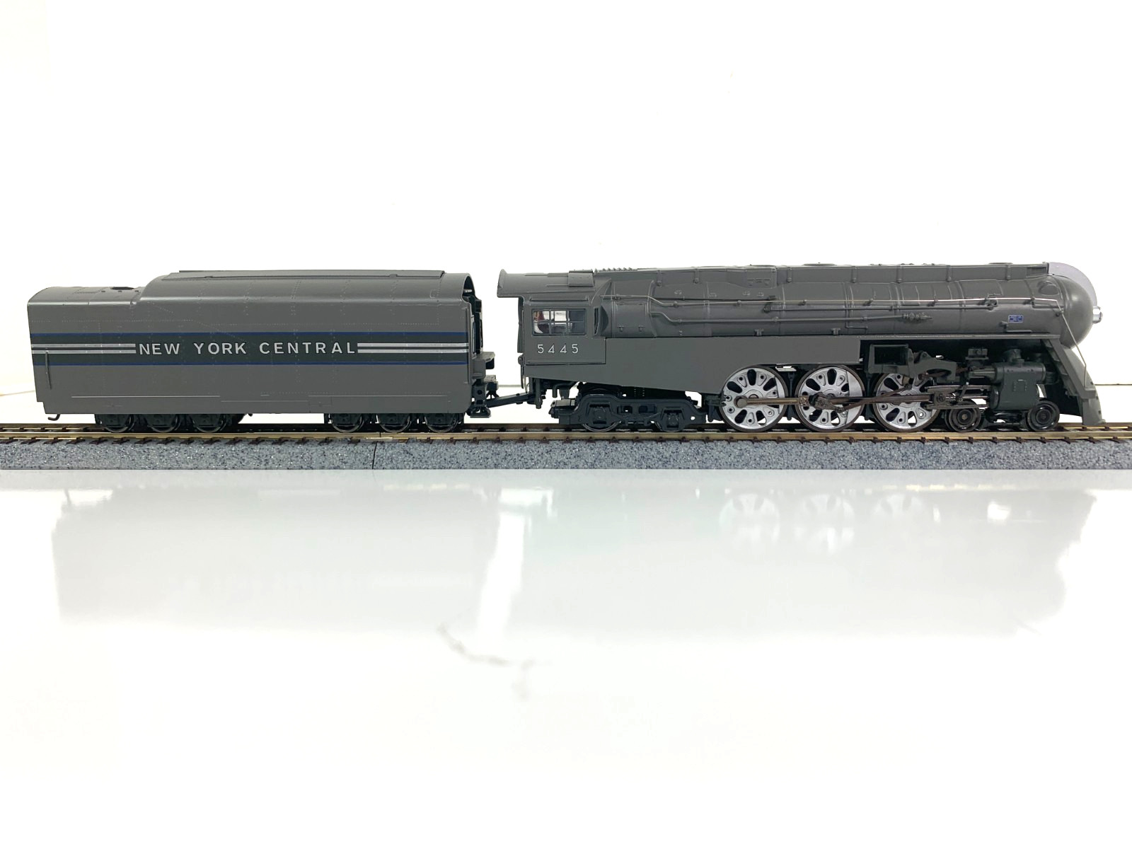 HO MTH 80-3246-1 New York Central Dreyfuss Hudson Loco 4-6-4 #5445 -Proto 3.0