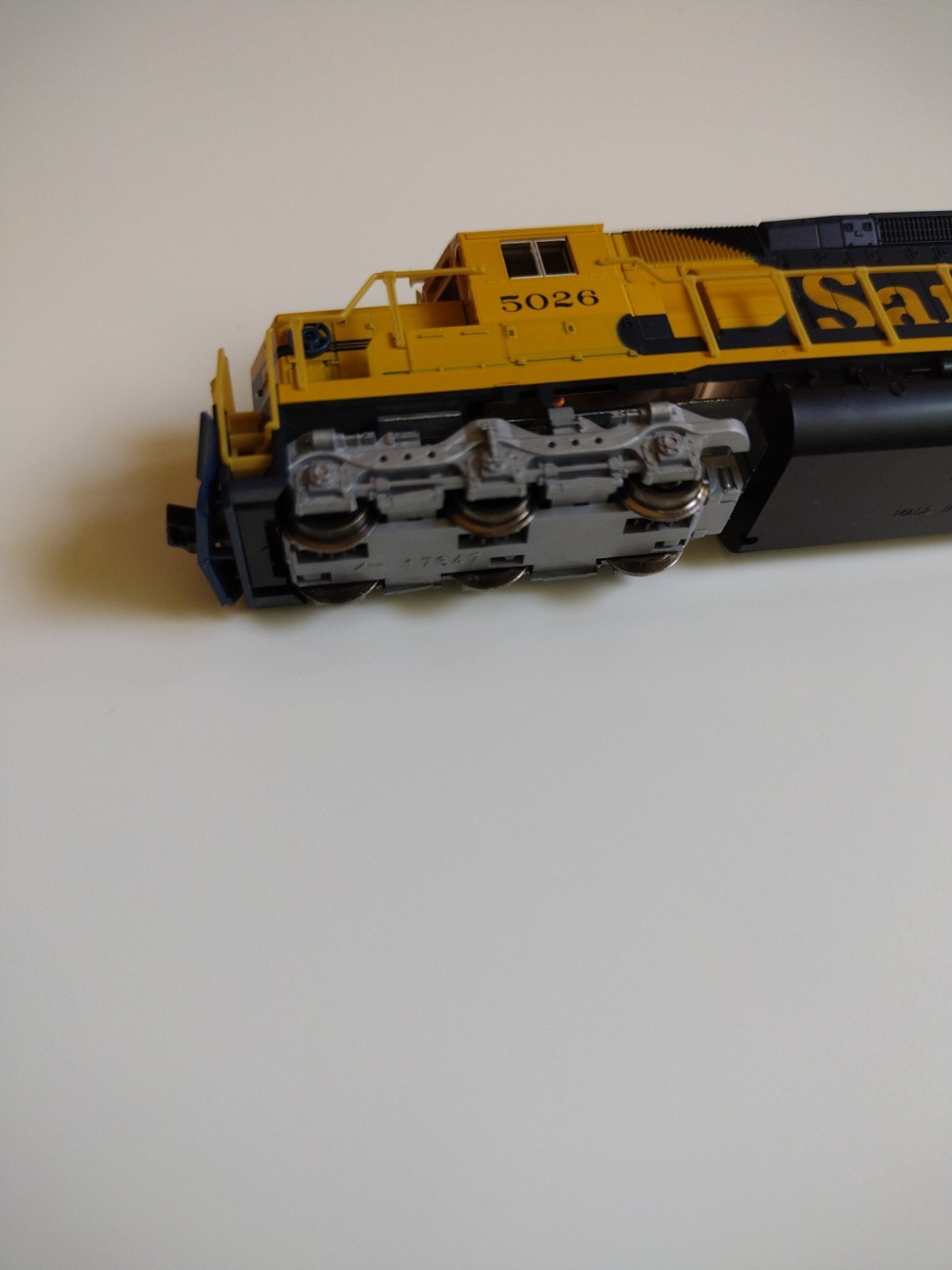 Kato N Scale SF #5026 Santa Fe Locomotive 176-4907 EMD SD40-2 Snoot NOS