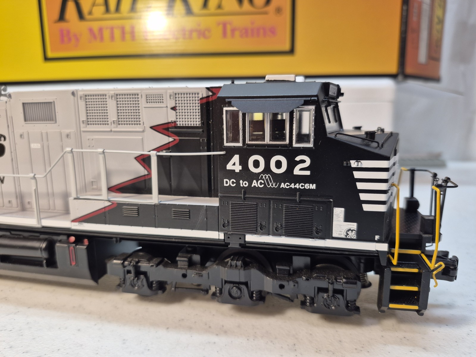 Rail King O Gauge 30-20434-1e Norfolk Southern ES44AC Imperial Diesel w/ PS3