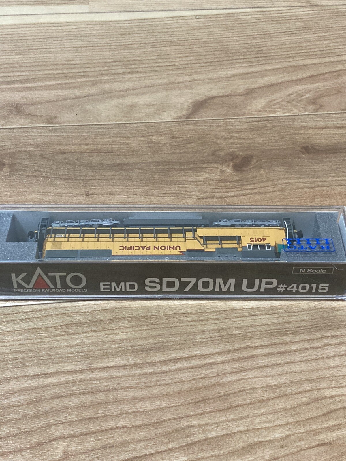 Kato 176-4015 EMD SD70M FLAT RADIATOR UP 4015 N Gauge UNION PACIFIC NEW